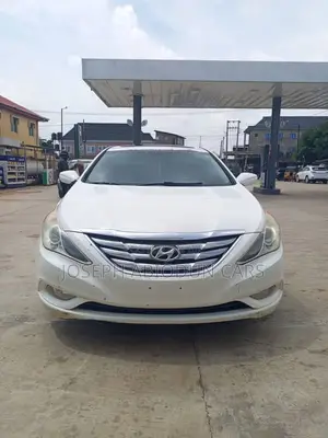 Hyundai Sonata GLS Sedan FWD (2.4L 4cyl 6A) 2013 White