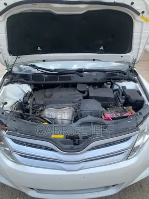 Toyota Venza LE 2010 White