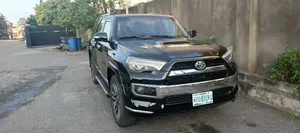 Toyota 4-Runner SR5 4WD 2011 Black
