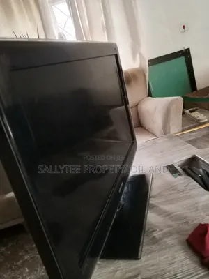 Samsung TV 45 Inches LCD for Sale