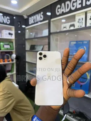 Apple iPhone 11 Pro Max 64 GB White