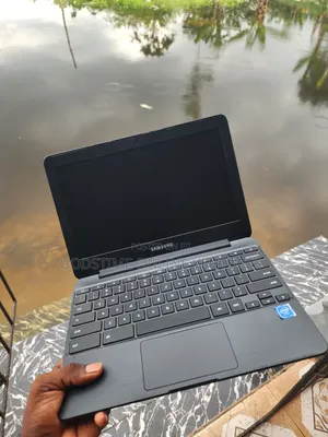 Laptop Samsung Chromebook 3 11 4GB Intel Celeron eMMC 32GB