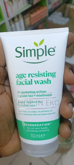 Simple Regeneration Age Resisting Facial Wash 3% Hydrating Actives