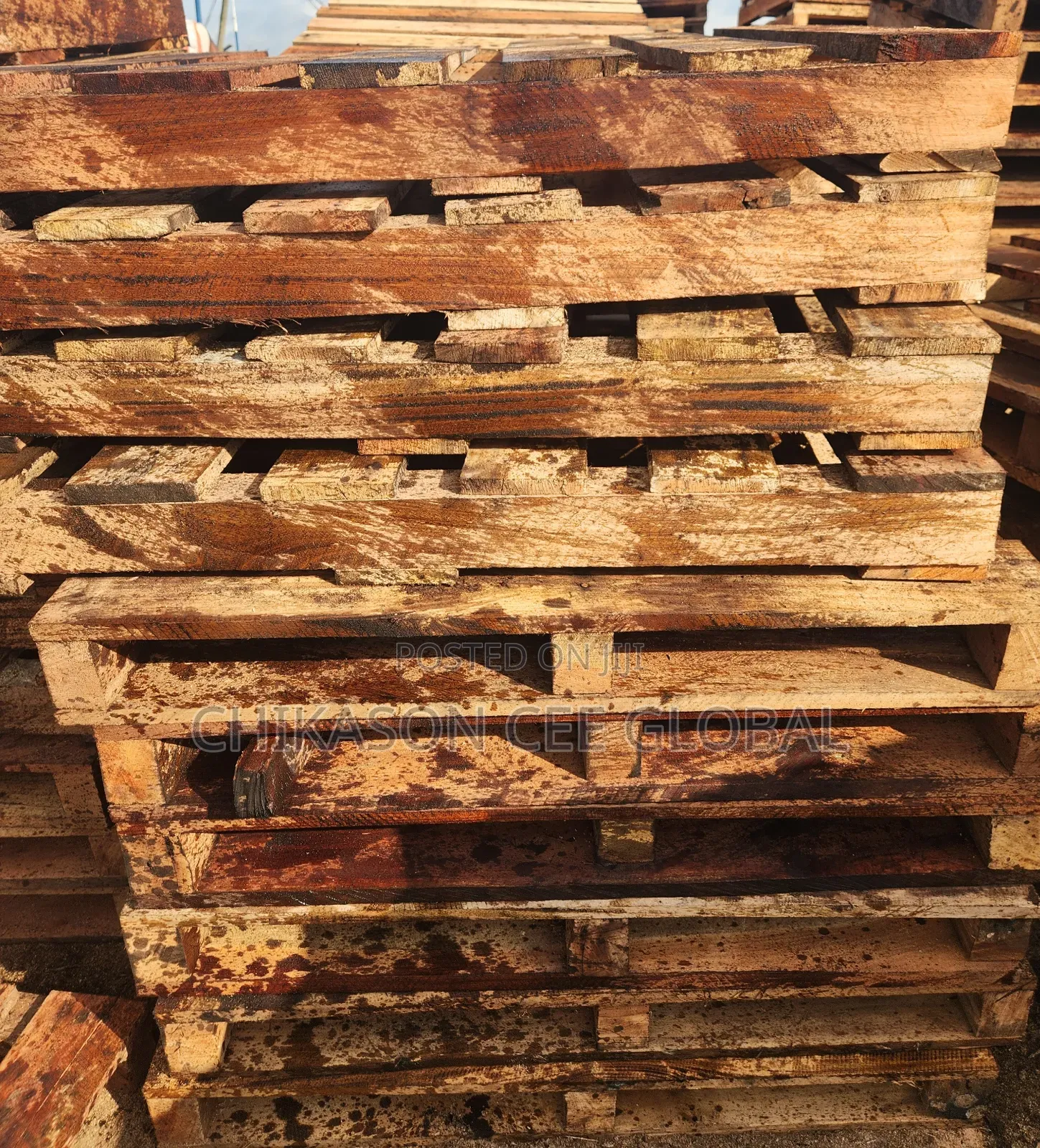2ft X 2ft Wooden Pallets