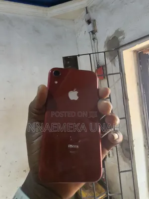 Apple iPhone XR 64 GB Red