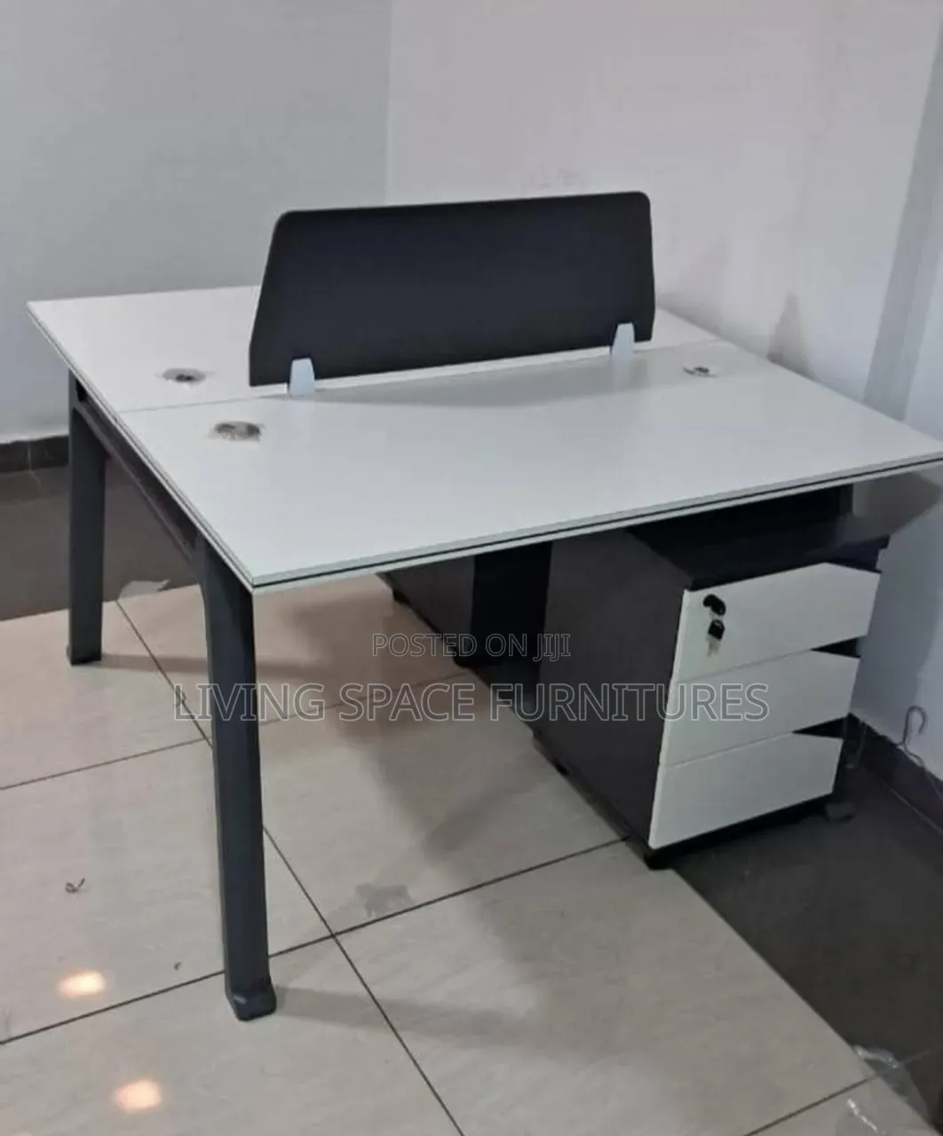 Office Workstation by 2-Seaters
