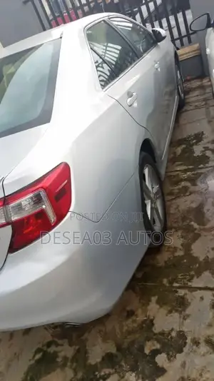 Toyota Camry SE 4dr Sedan (2.5L 4cyl 6A) 2012 Silver