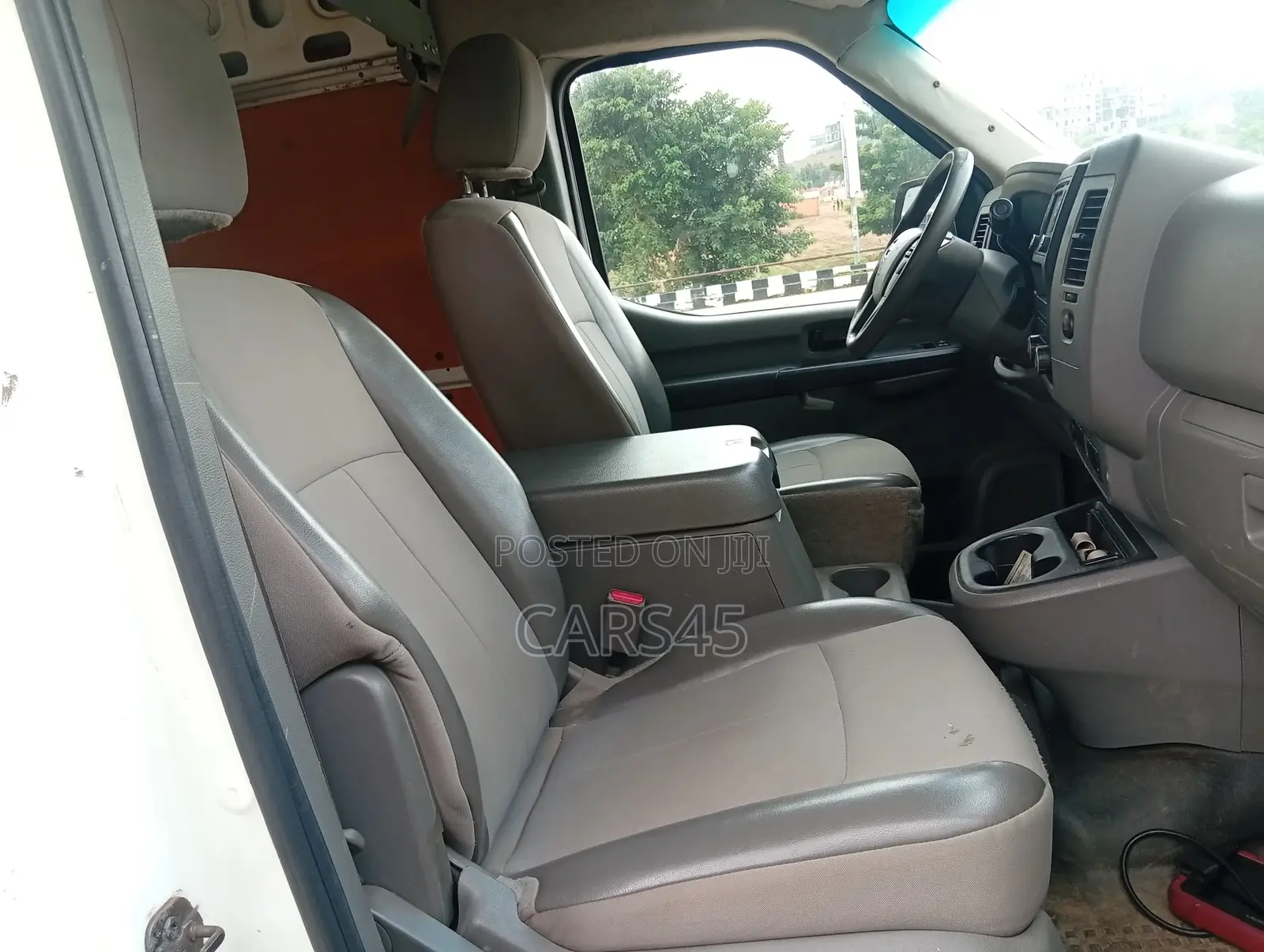 Nissan NV3500 2017 White