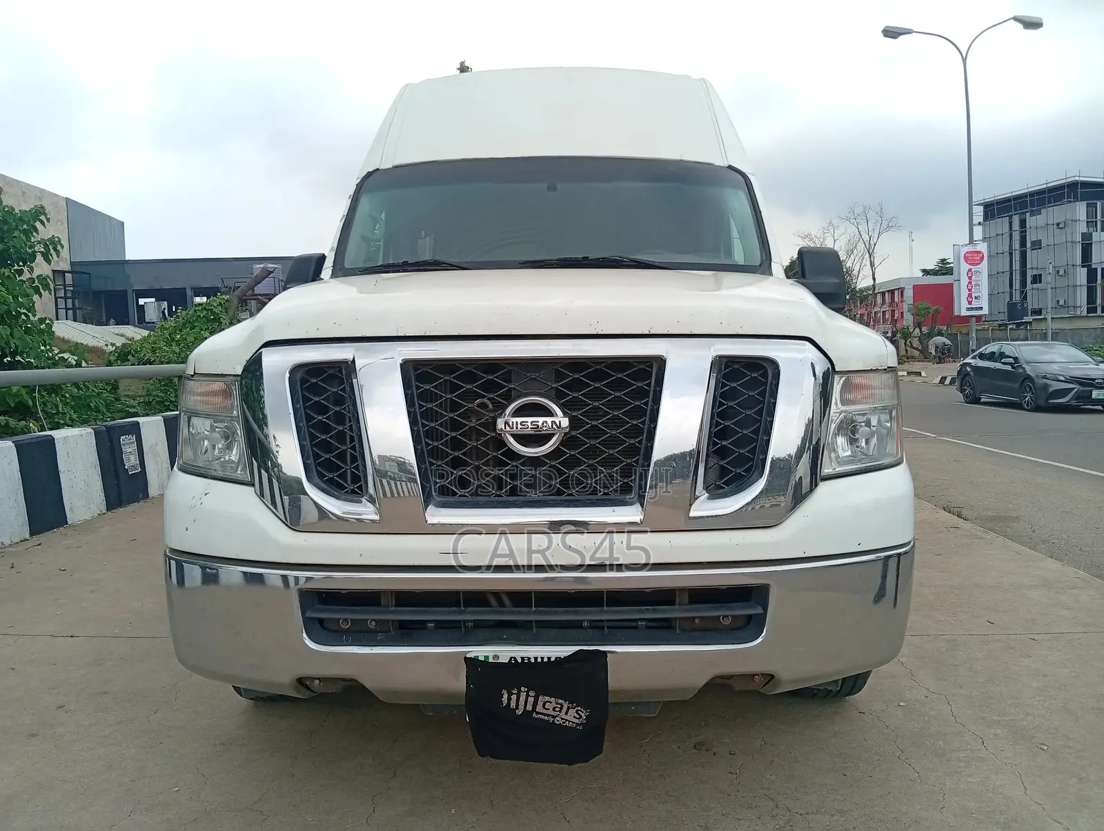 Nissan NV3500 2017 White