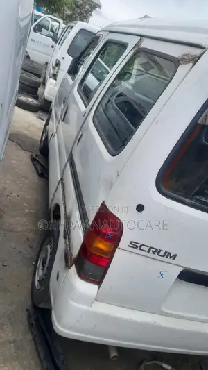 Suzuki Every 2000 White