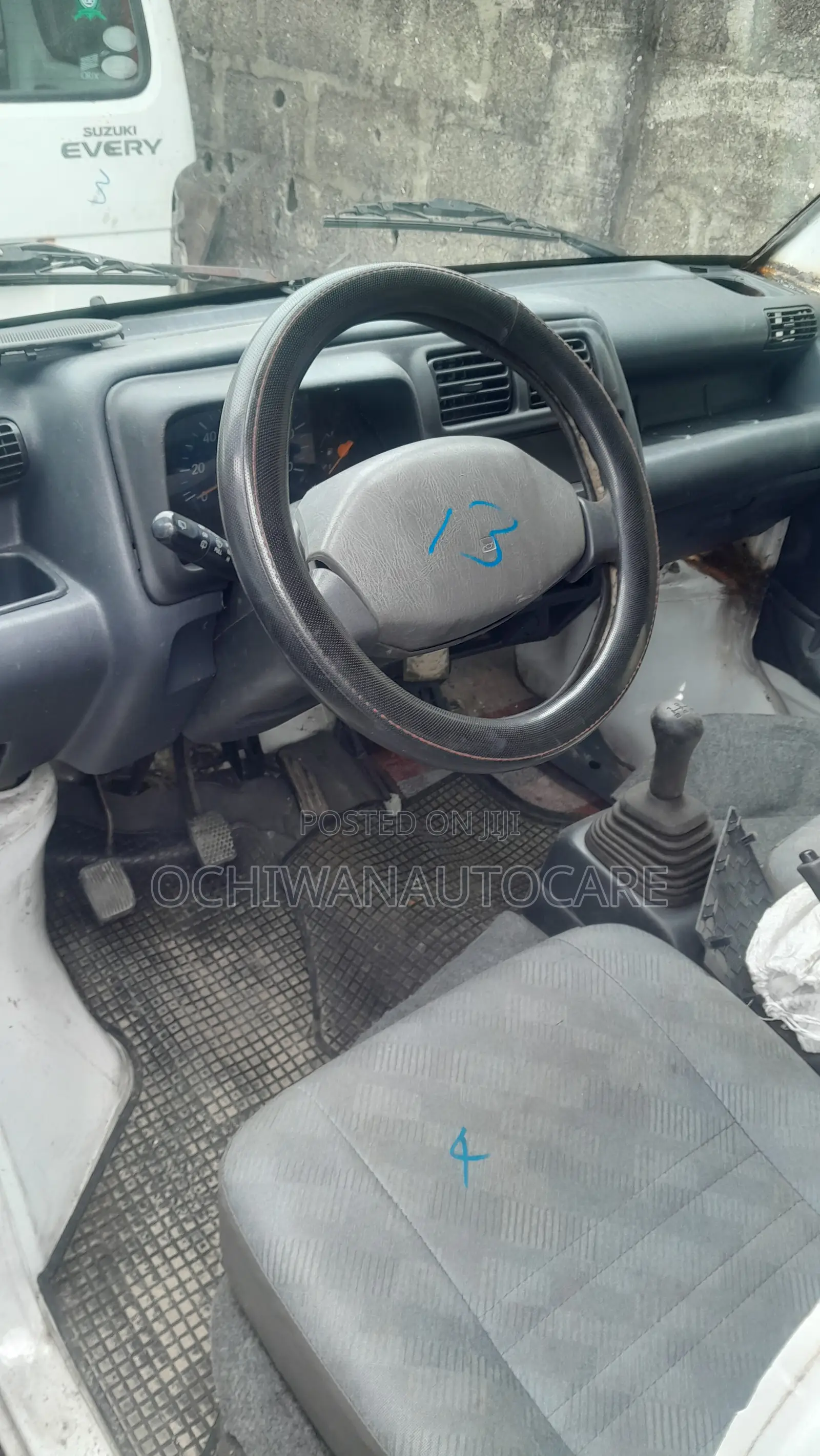 Suzuki Every 2000 White