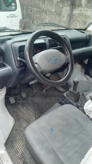 Suzuki Every 2000 White