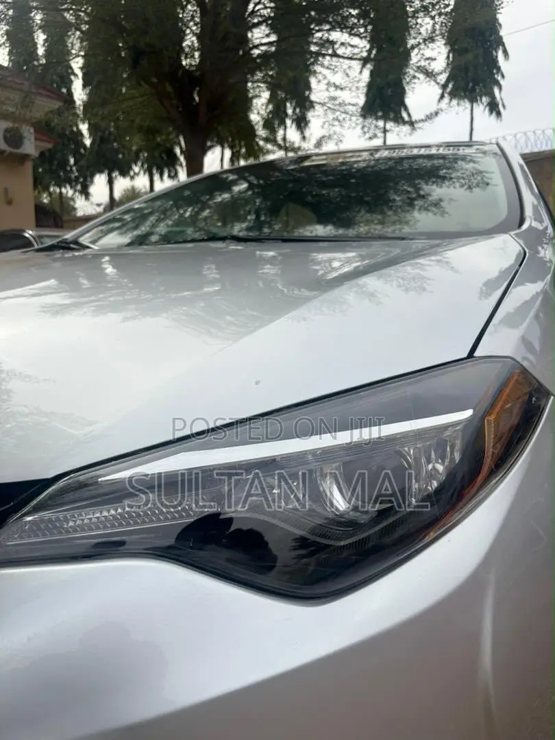 Toyota Corolla 2017 Silver