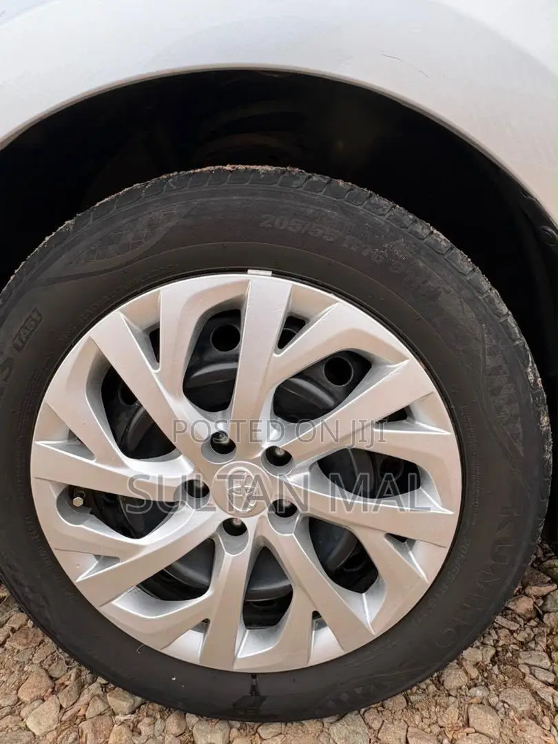 Toyota Corolla 2017 Silver