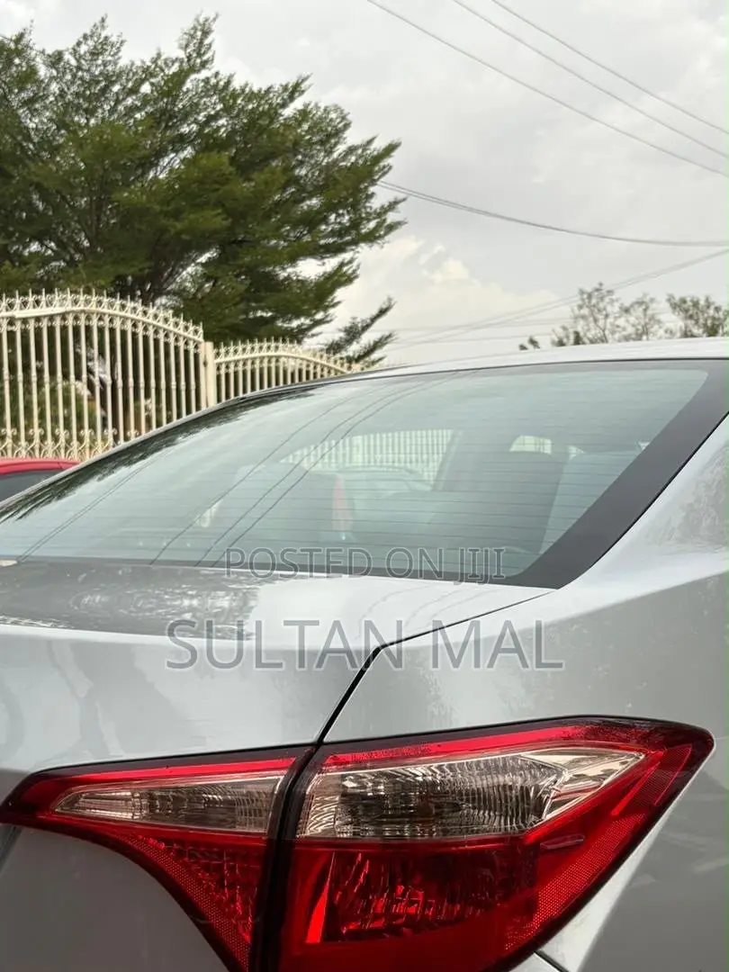 Toyota Corolla 2017 Silver
