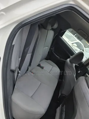 Toyota Matrix S Hatchback AWD (2.4L 4cyl 4A) 2010 White