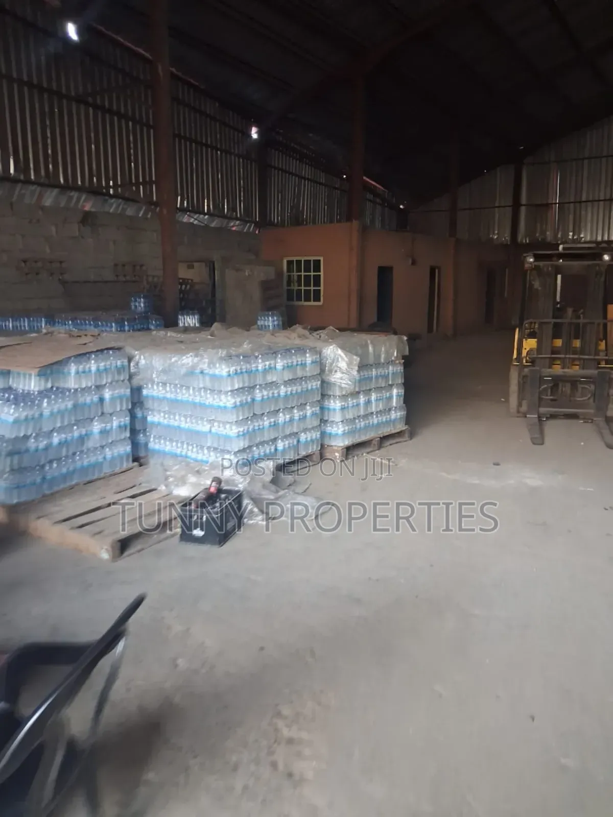 Warehouse to Let