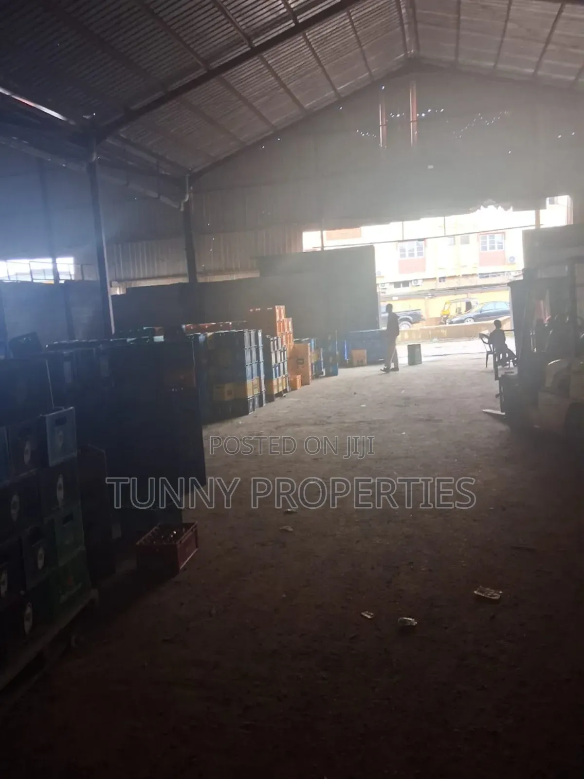 Warehouse to Let