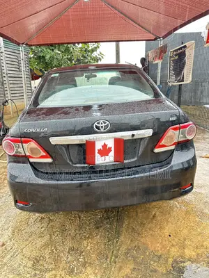 Toyota Corolla LE 4dr Sedan (1.8L 4cyl 4A) 2013 Black