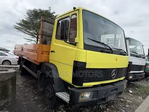 Mercedes 814 2000