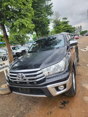 Toyota Hilux 2020 Black