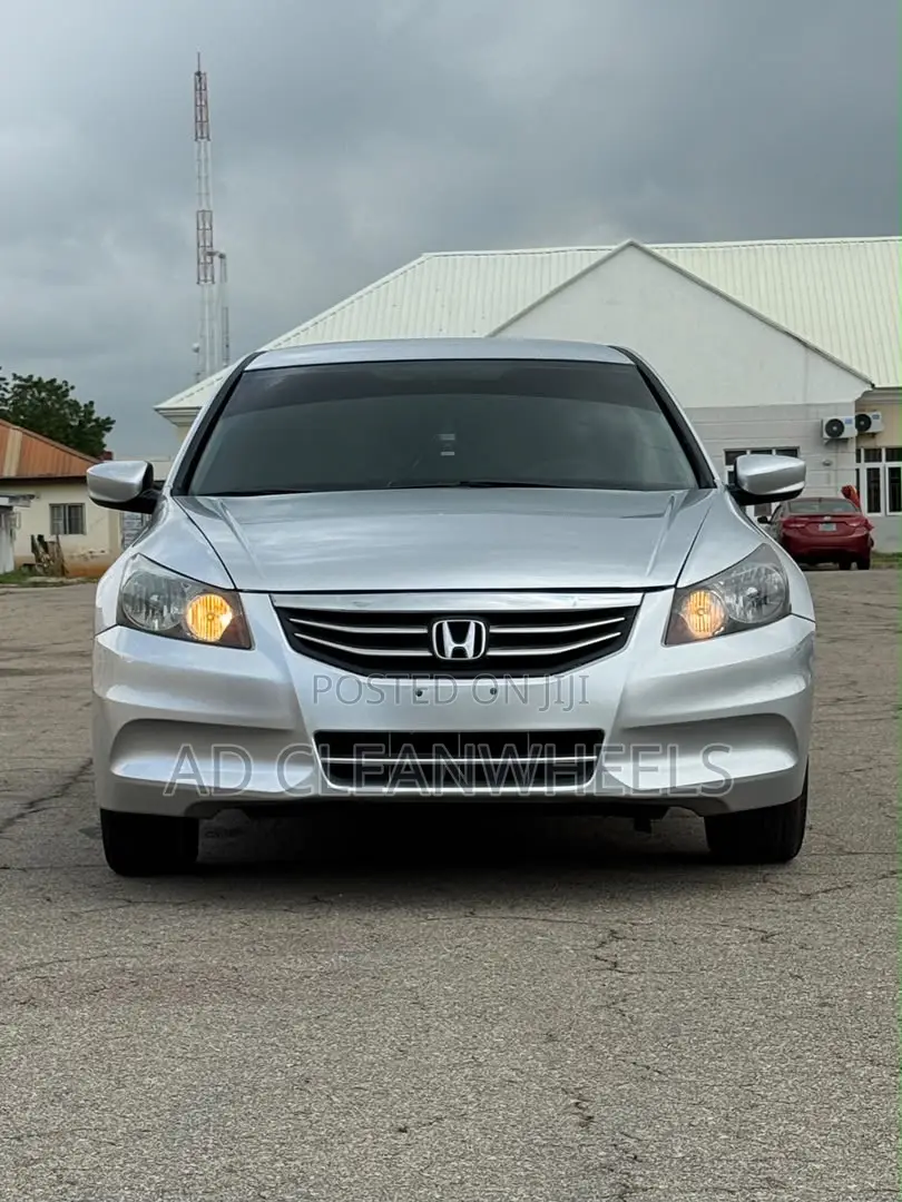 Honda Accord 2011 Silver