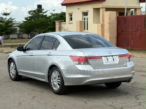 Honda Accord 2011 Silver