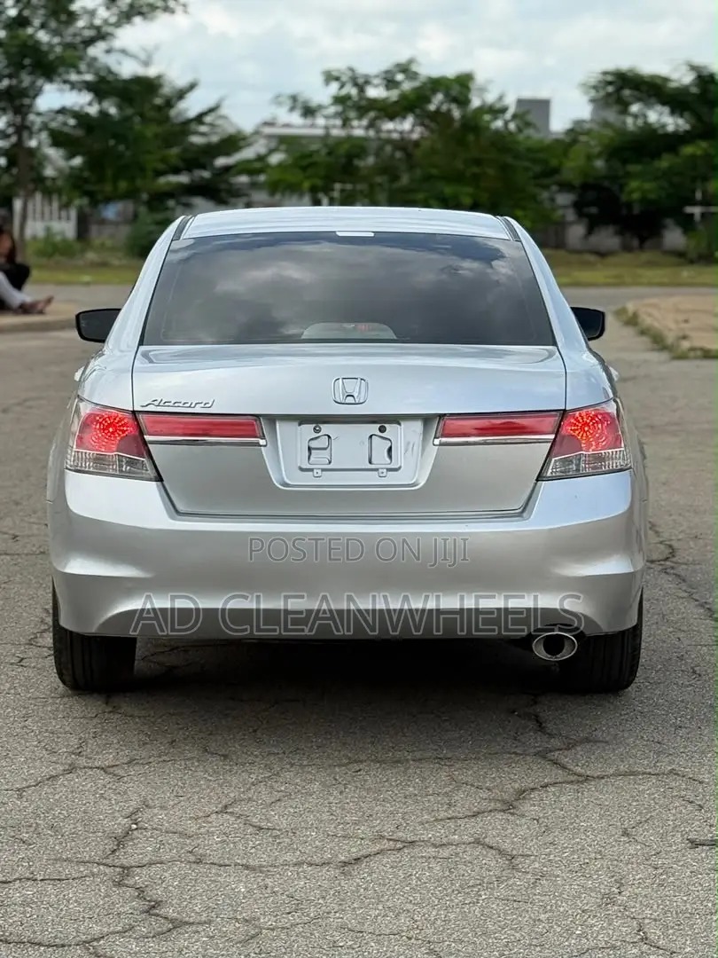 Honda Accord 2011 Silver