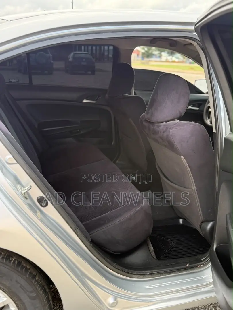 Honda Accord 2011 Silver