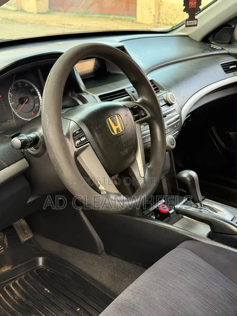 Honda Accord 2011 Silver