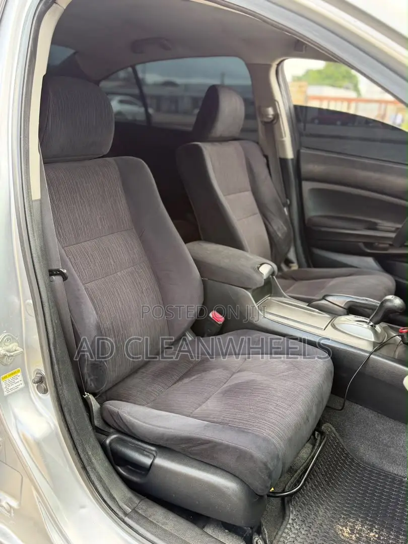 Honda Accord 2011 Silver