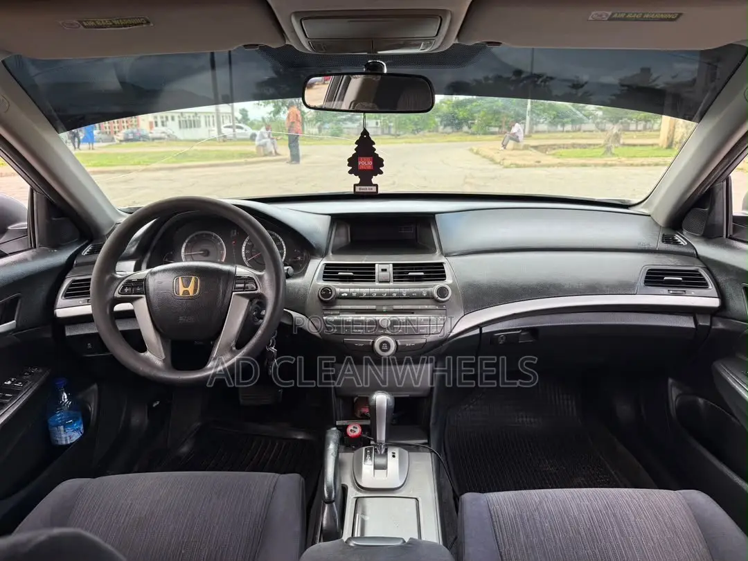 Honda Accord 2011 Silver