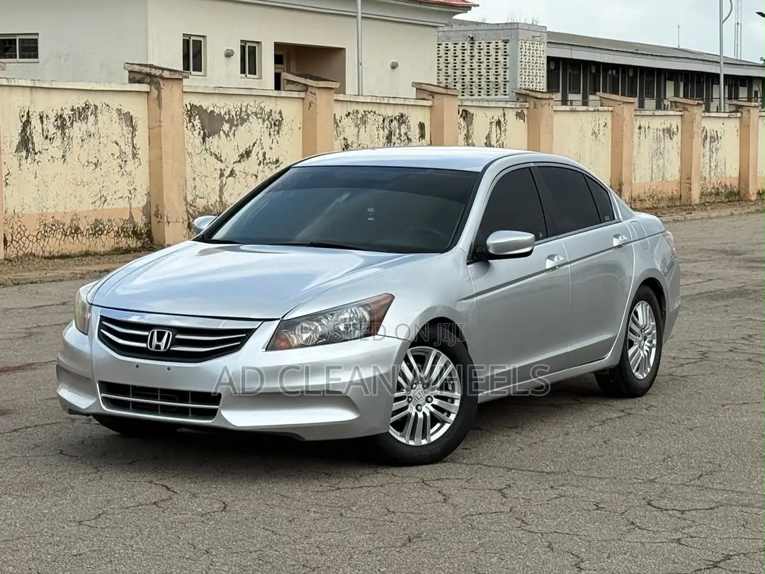 Honda Accord 2011 Silver