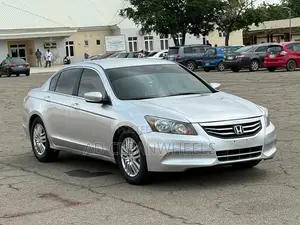 Honda Accord 2011 Silver