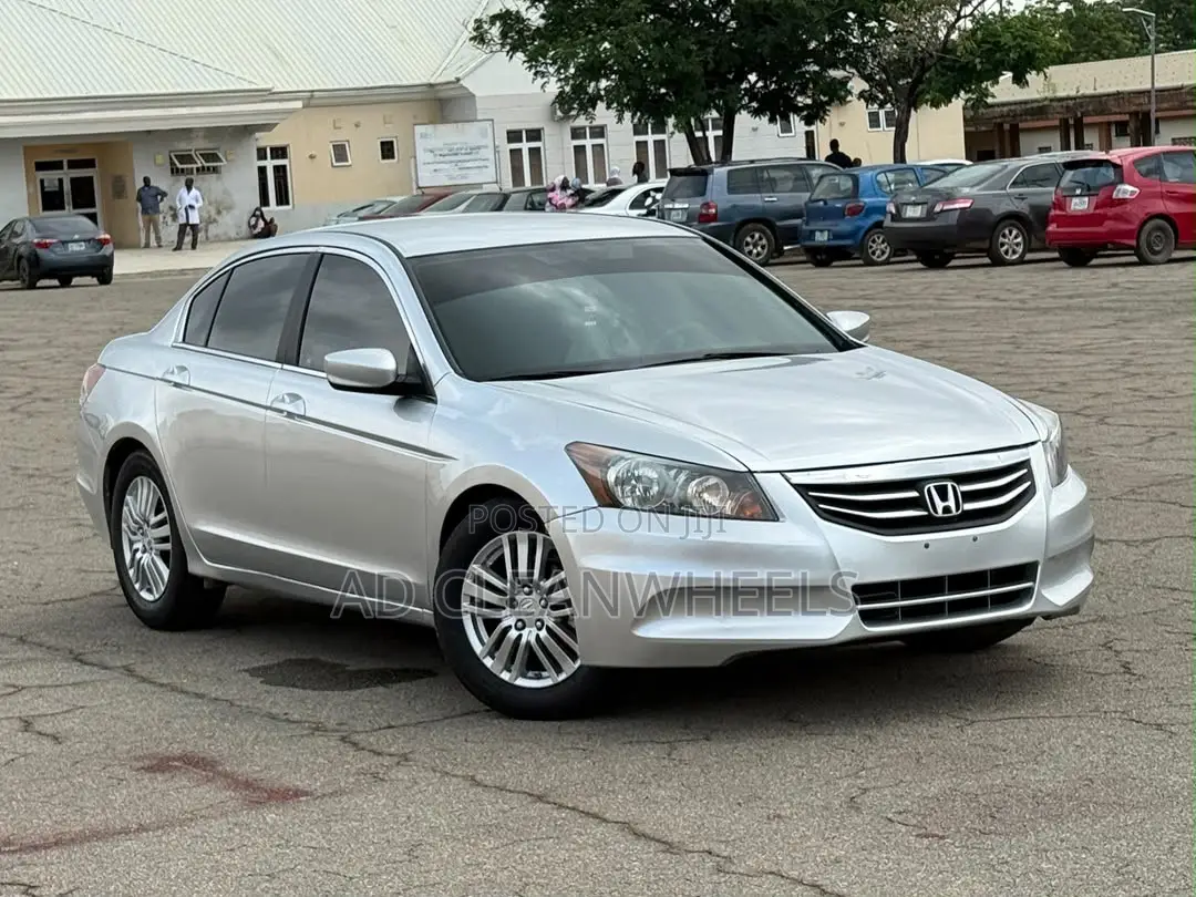 Honda Accord 2011 Silver