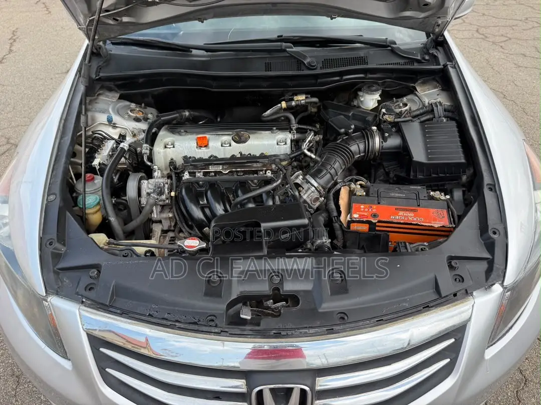 Honda Accord 2011 Silver