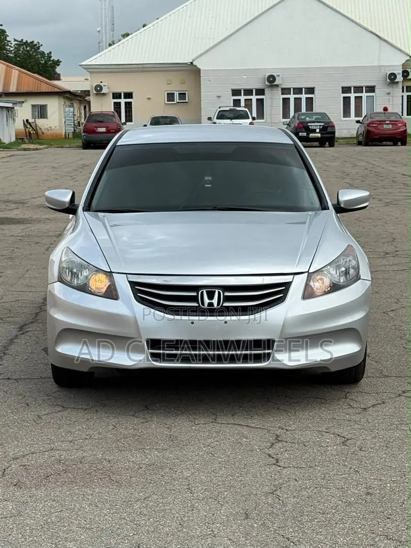 Honda Accord 2011 Silver