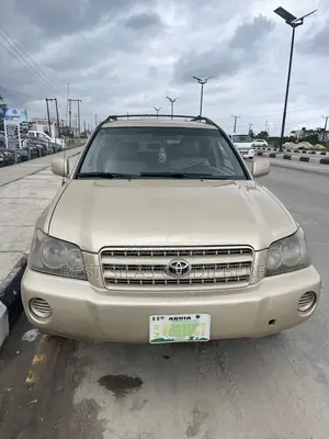 Toyota Highlander 2004 Gold