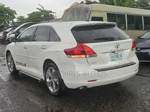 Toyota Venza XLE 2011 White