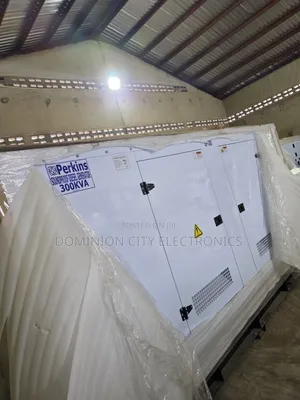 High Quality Perkins Diesel Soundproof Generator Sp300kva 2years Wty