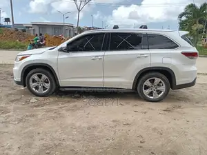 Toyota Highlander Limited Platinum 4dr SUV (3.5L 6cyl 6A) 2015 White