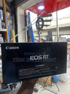 Canon Eos R7 Mirrorless Only Body