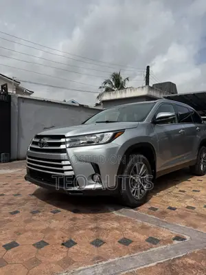 Toyota Highlander XLE 2019 Silver