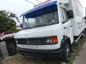 Benz 711 Truck