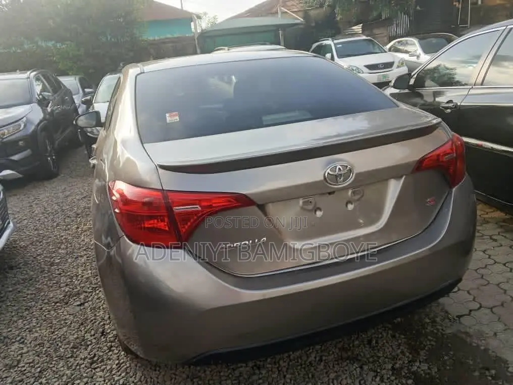 Toyota Corolla 2015 Gray