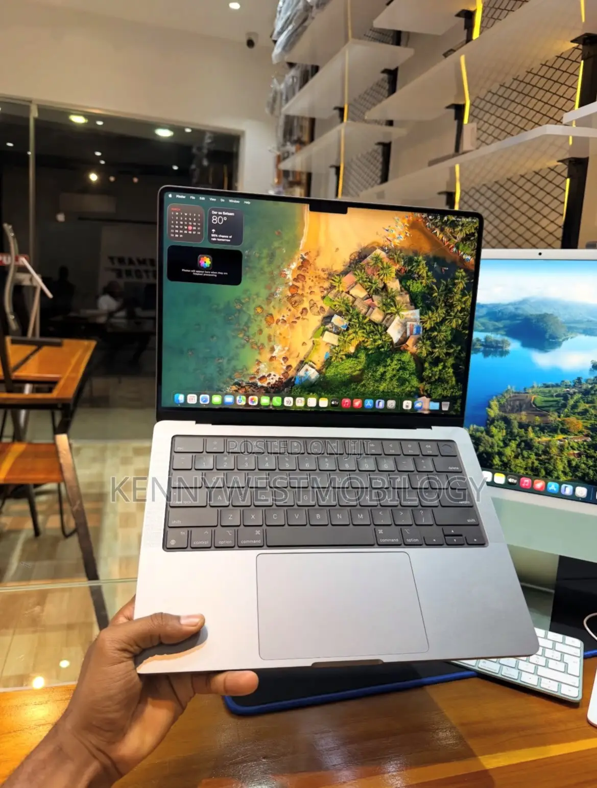 Laptop Apple MacBook Pro 2023 M3 Pro 36GB Apple M3 Pro SSD 1T