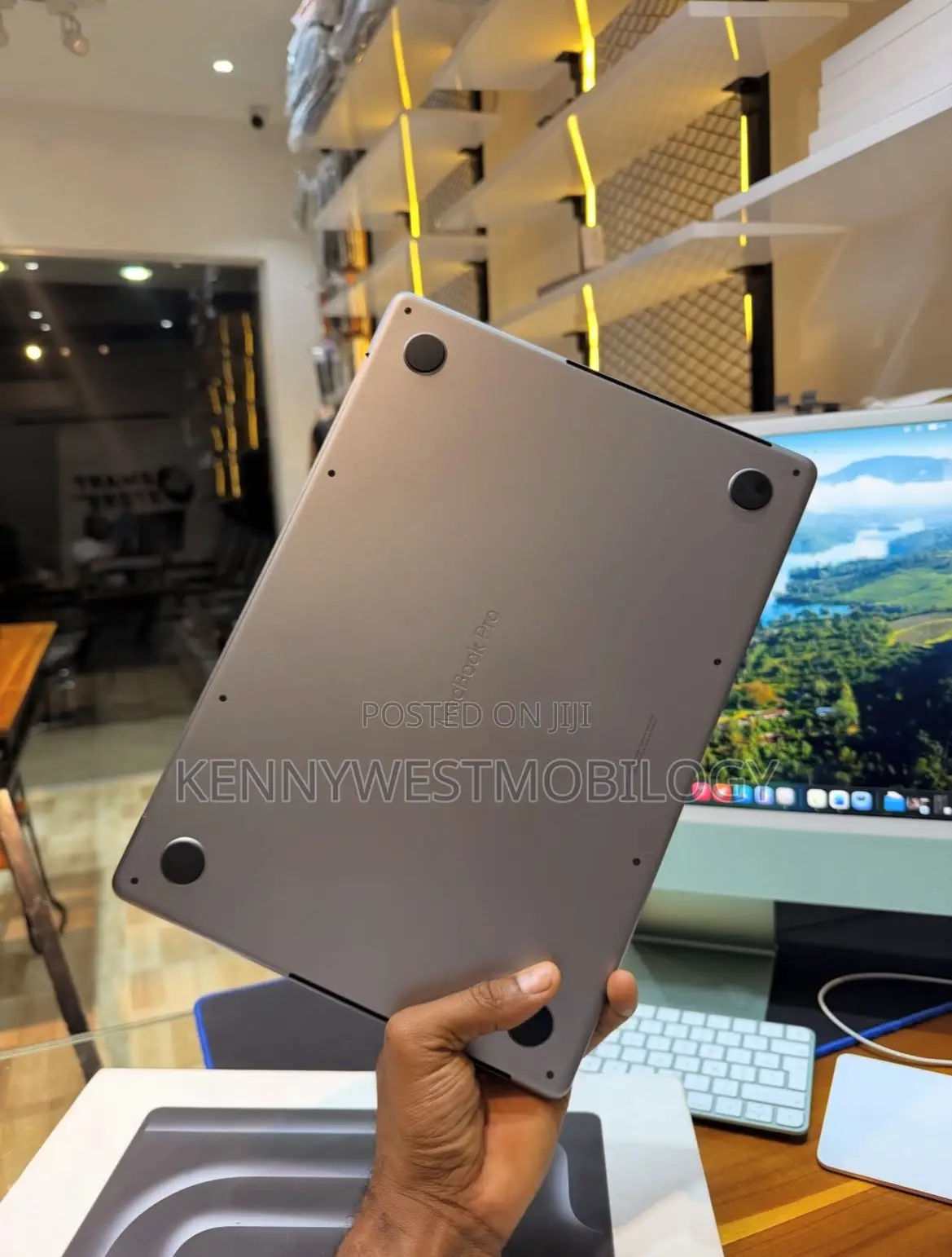 Laptop Apple MacBook Pro 2023 M3 Pro 36GB Apple M3 Pro SSD 1T