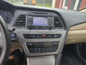 Hyundai Sonata SE 4dr Sedan (2.4L 4cyl 6A) 2015 Matt Black