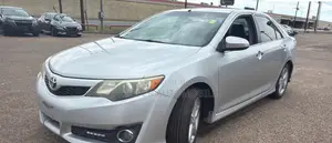 Toyota Camry SE 4dr Sedan (2.5L 4cyl 6A) 2014 Silver