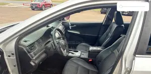 Toyota Camry SE 4dr Sedan (2.5L 4cyl 6A) 2014 Silver